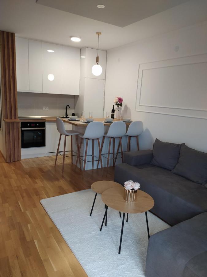 Apartman Milla Lux Нови-Сад Экстерьер фото
