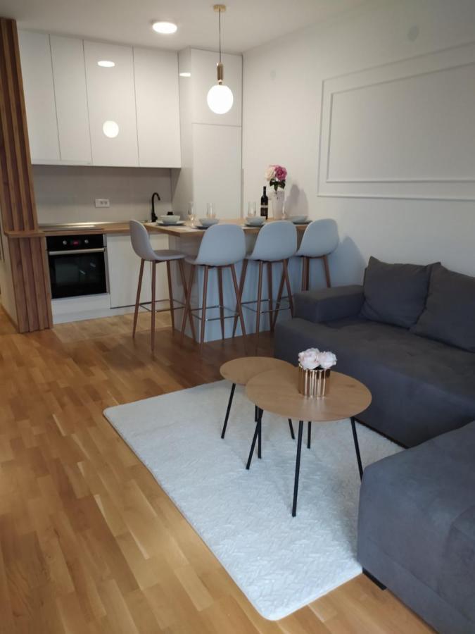 Apartman Milla Lux Нови-Сад Экстерьер фото
